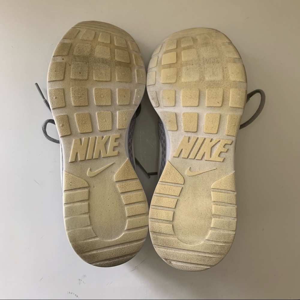 Nike Tanjun Grey / White Sneakers, W7 - Picture 12 of 14